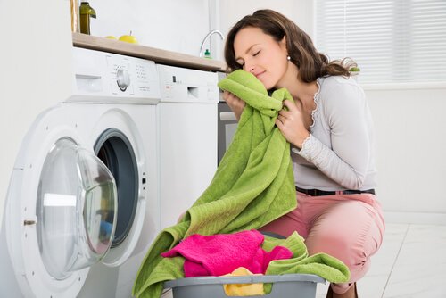 How to Get the Bad Smell out of Towels