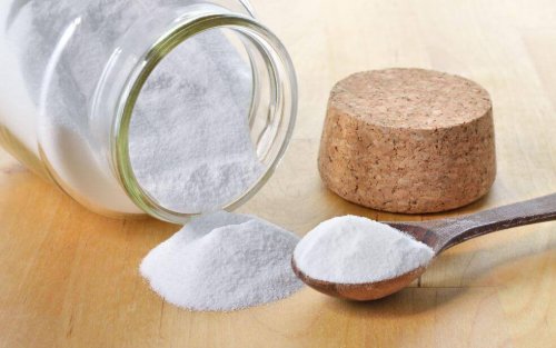 Baking soda jar to make eco-friendly detergent