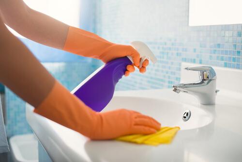 Cleaning tricks that you should know to keep the bathroom clean.