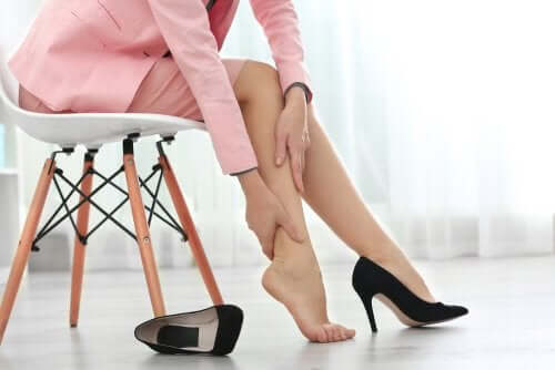 Swollen Legs: 5 Home Remedies to Alleviate Them