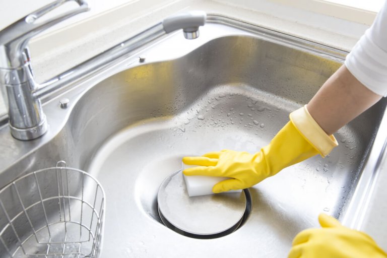Four Alternative Solutions for a Clogged Drain