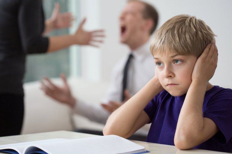 5 Effects of Fighting at Home on Your Children