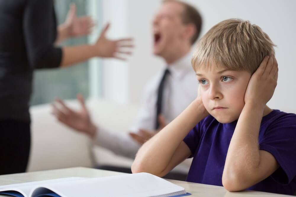 5 Effects of Fighting at Home on Your Children