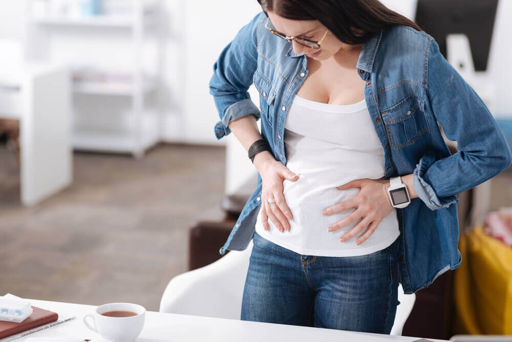 5 Teas for Abdominal Swelling