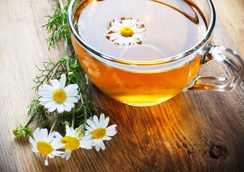 Chamomile tea to relieve tension headaches