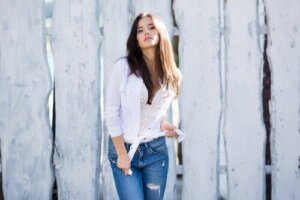 7 Fashion Tricks to Hide Your Belly