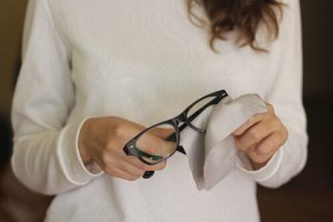 Get Rid of Scratches on Glasses with These 6 Tricks