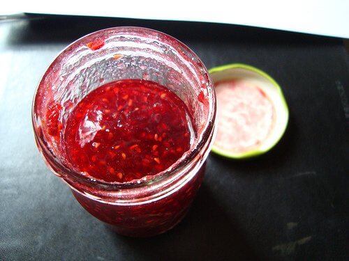 hjemmelavet marmelade på glas