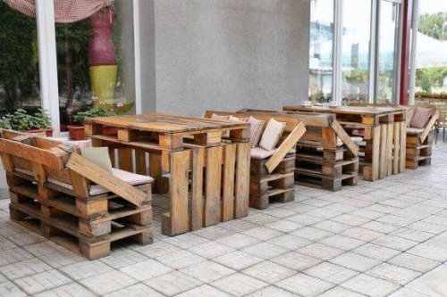 Eight Ingenious Recycled Furniture Ideas