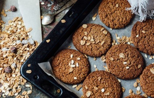 Soft unleavened oatmeal cookies.