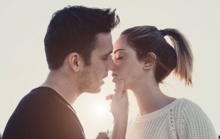 10 Techniques to Make You a Better Kisser