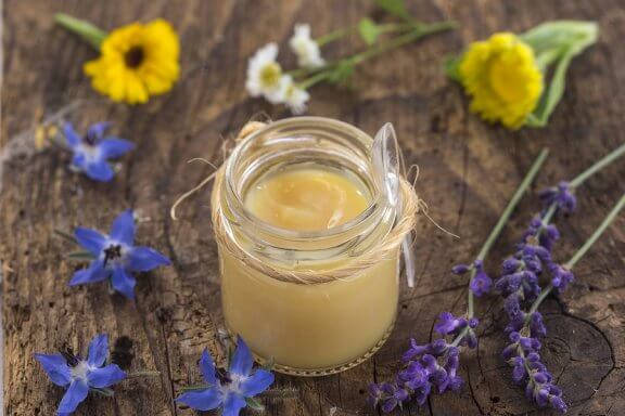 6 Benefits and Properties of Royal Jelly
