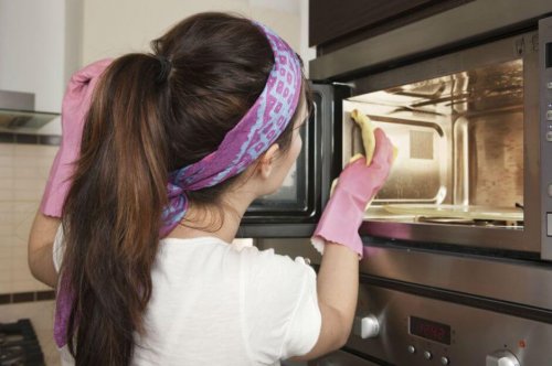 Baking soda is great to naturally clean the stove and microwave.