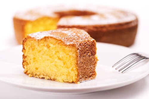 Honey spice cake, ready to eat.