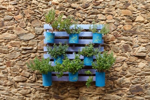 Aluminum can pots.