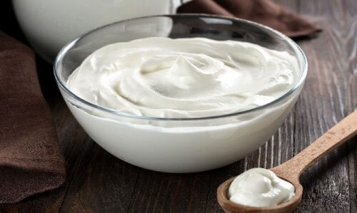 A bowl of whipped cream.