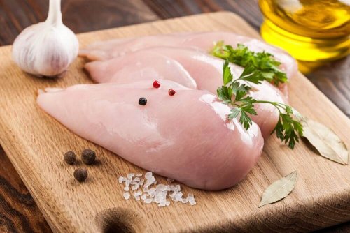 Chicken breasts and salt, oil and spices.