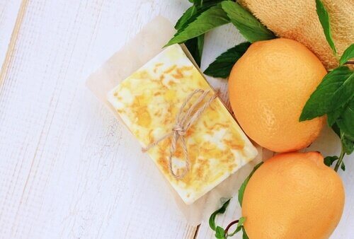 Glycerin soaps with oranges.