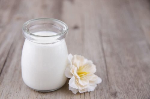 Milk can help relieve itching and burning in cold sores.