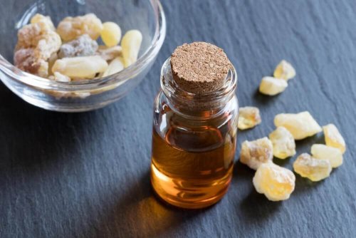 To prevent bad breath, add frankincense essential oil to a glass of water.