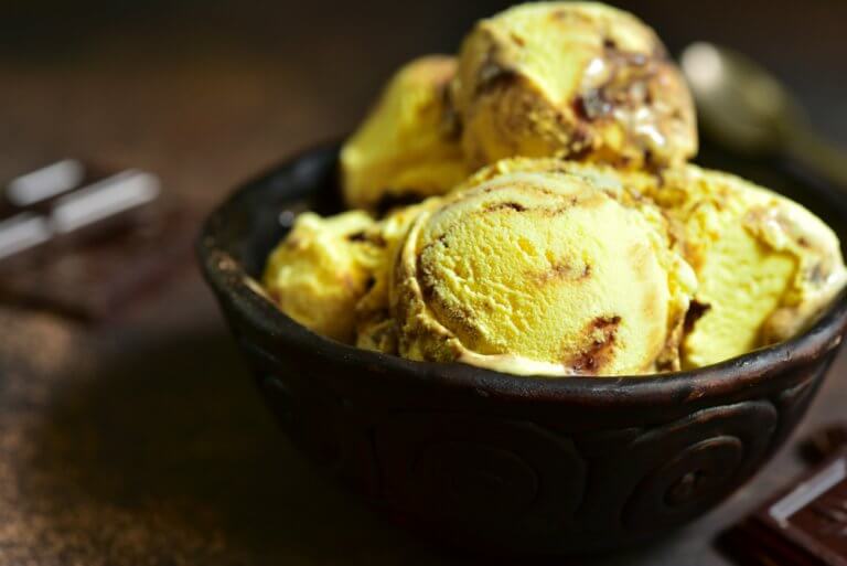 Make delicious low-fat cinnamon ice cream.