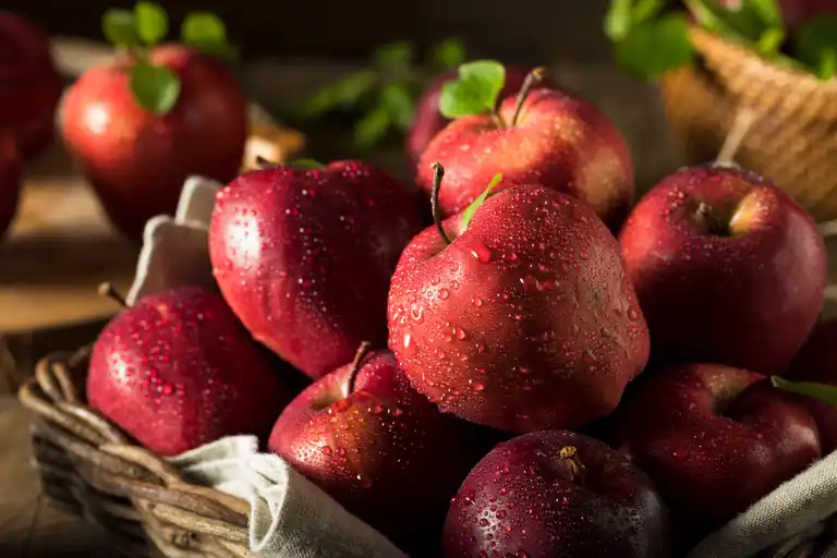 Red apples