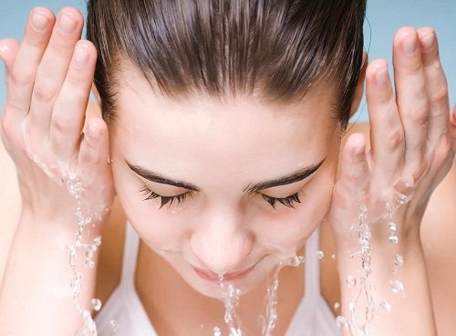 To look good without makeup, make sure to wash your face every day.