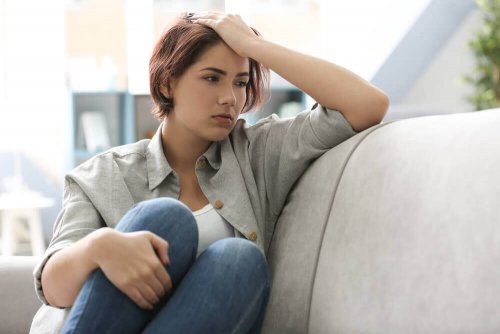 To treat depression, you can change your diet and include healthy snacks.