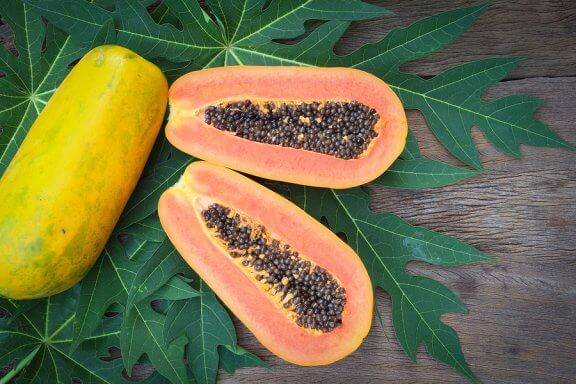 6 Research-Driven Health Benefits of Papayas