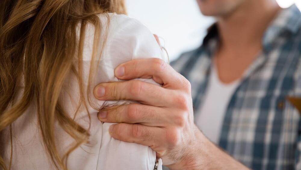 Using violence to resolve conflicts is one of the signs of an emotionally abusive relationship.