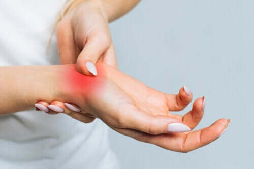 7 Natural and Topical Remedies for Carpal Tunnel Relief
