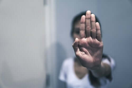 A person setting boundaries to their abusive lover.