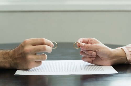 7 Tips for Getting Past a Traumatic Divorce