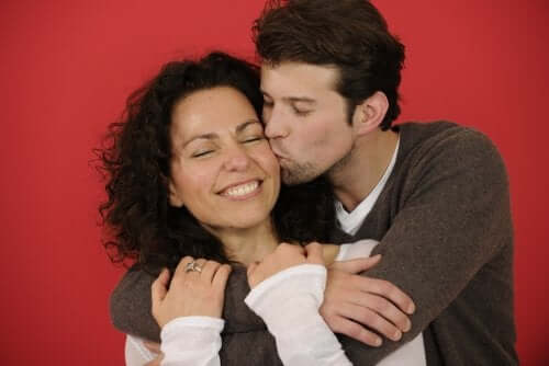 A couple embracing to show your partner you care