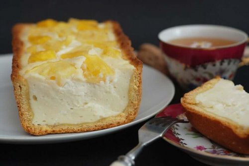 Piña colada cheesecake.