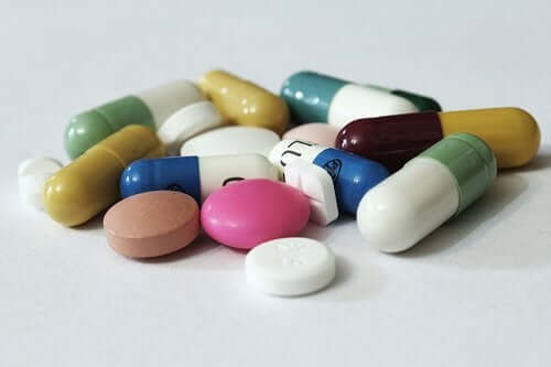 Several drug tablets.