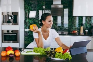 Does Skipping Dinner Help You Lose Weight?