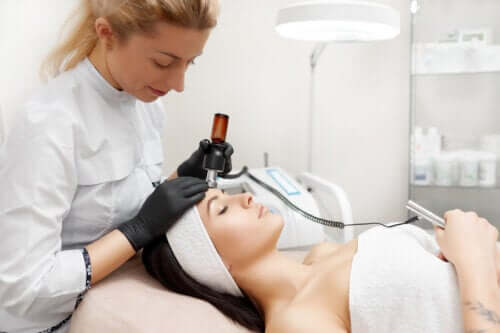 What Are the Benefits of Facial Radio-Frequency Skin Tightening?