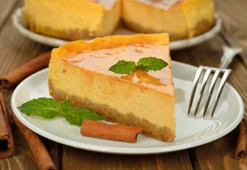 Some cheesecake on a plate.