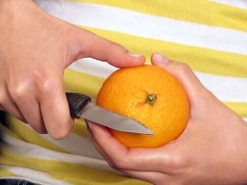 Should You Eat Fruit with or without Skin?