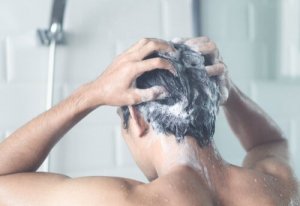 Is it Important to Shower Every Day During Confinement?
