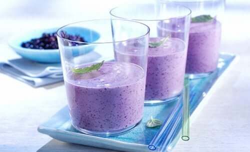 Cauliflower and blueberry smoothie.