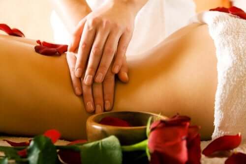 An erotic massage in a special setting.