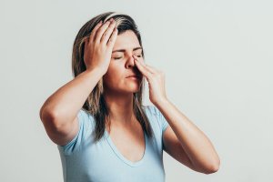 6 Essential Oils to Combat Sinusitis