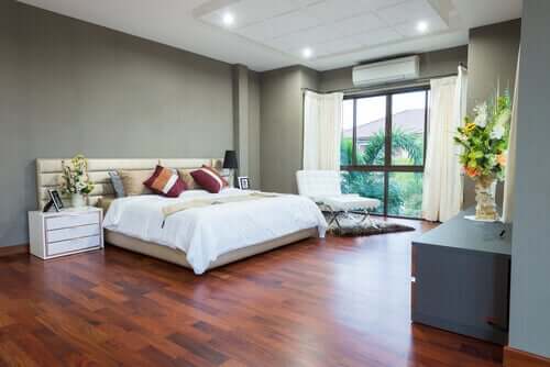 Feng shui in the bedroom.