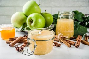 Healthy Green Apple Gelatin with Chia Seeds