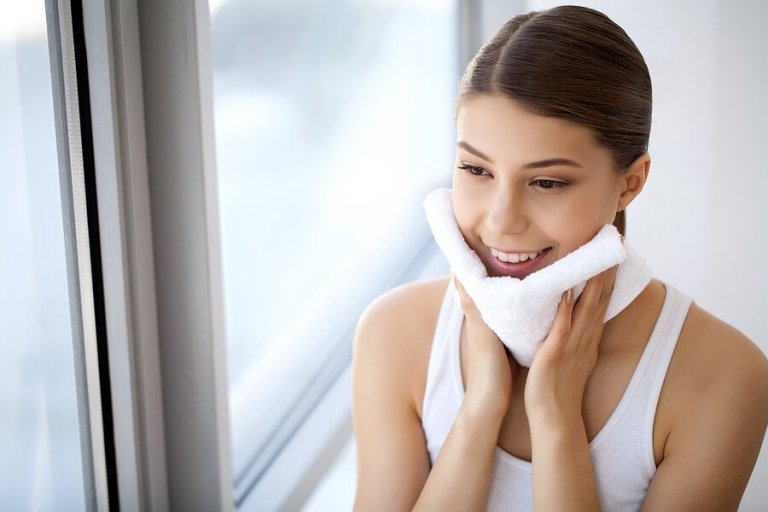 10 Reasons to Remove Your Makeup Every Night