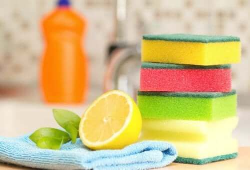 Sponges, cloth, and a lemon.