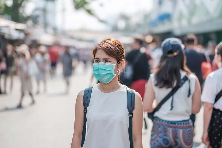 A woman with a mask.