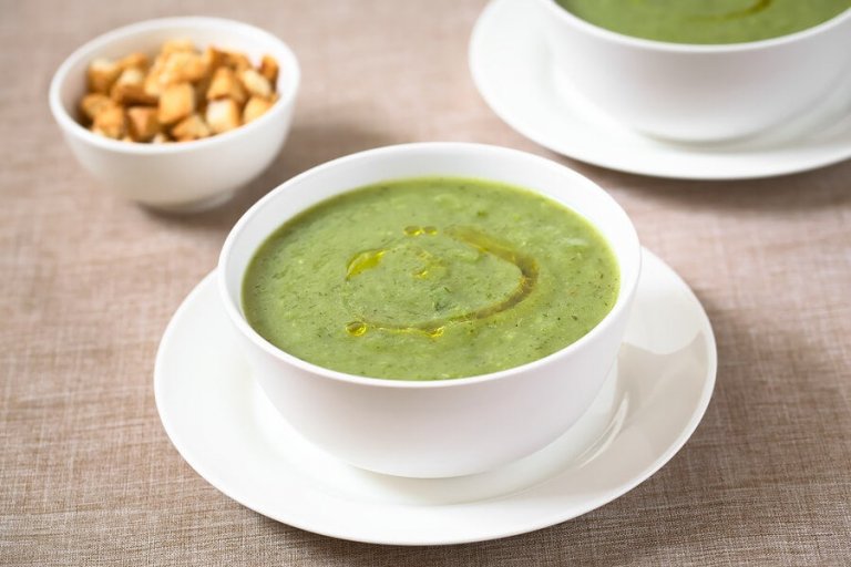 Zucchini and Garlic Soup for Your Immune System